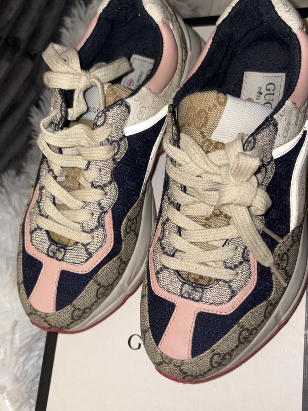 Gucci Womans Beige GG Canvas Navy and Pink Runner Sneakers 36.5